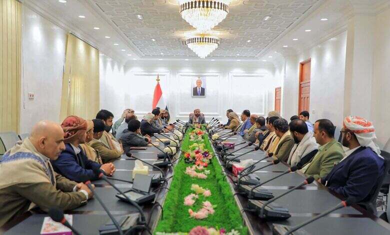 العرادة يلتقي قيادات فروع الأحزاب السياسية في مأرب