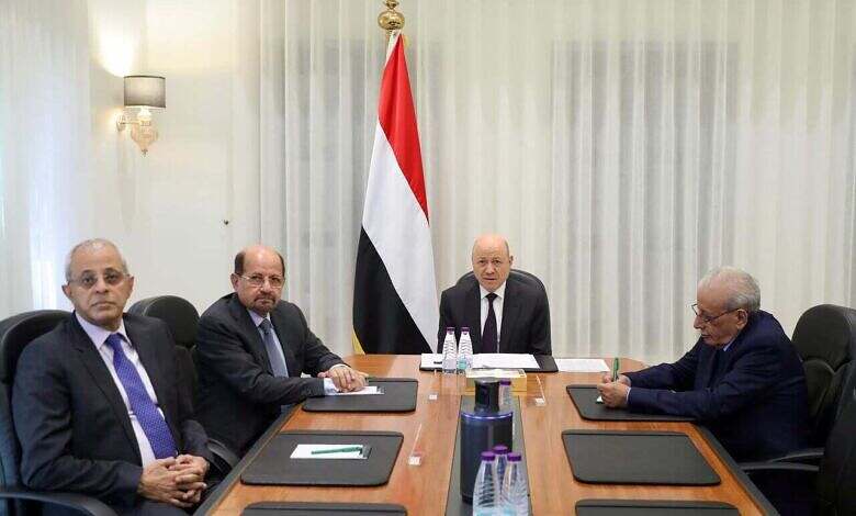 رئيس مجلس القيادة يضع البعثات الدبلوماسية في الخارج امام موجهات المرحلة