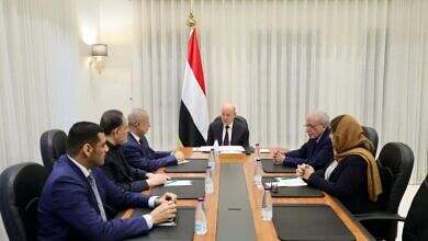 رئيس مجلس القيادة يجتمع برئاسة هيئة التشاور والمصالحة