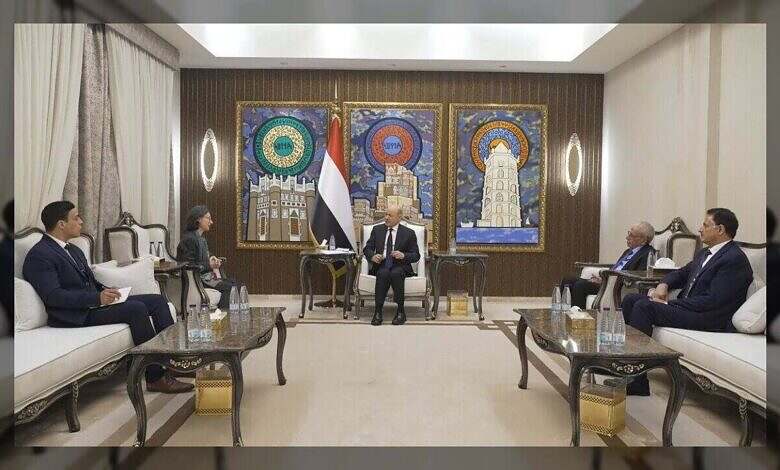 الرئيس العليمي يستقبل السفيرة الفرنسية ويحذر من تفكك اليمن