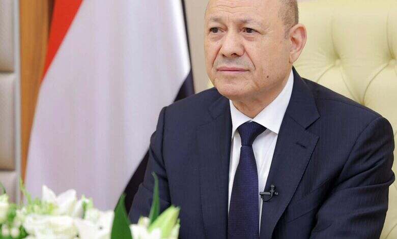 رئيس مجلس القيادة يشيد بجهود الاشقاء في المملكة من اجل خفض التصعيد في محافظتي حضرموت والمهرة