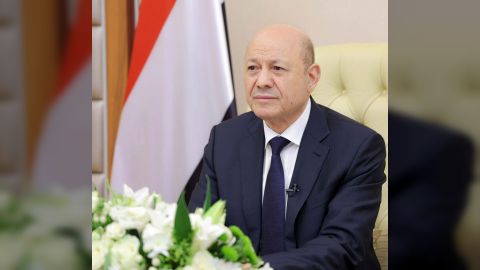 رئيس مجلس القيادة يشيد بجهود الاشقاء في المملكة من اجل خفض التصعيد في محافظتي حضرموت والمهرة