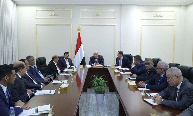 رئيس مجلس القيادة يرأس اجتماعا طارئا لمجلس الدفاع الوطني