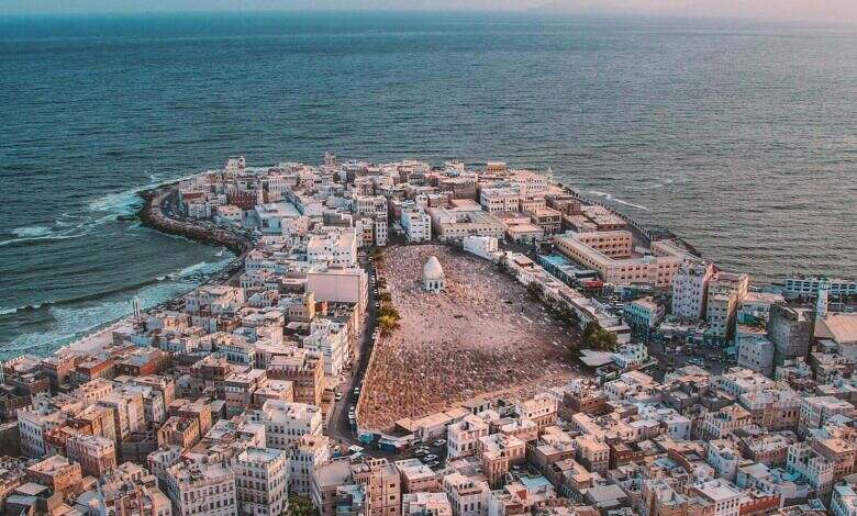 مكونات حضرمية تؤكد تأييدها مخرجات الاجتماع الطارئ لمجلس الدفاع الوطني وتثمّن جهود التهدئة