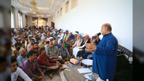 عضو مجلس القيادة الرئاسي الخنبشي يلتقي قبائل نوح وعدداً من المناصب والمشايخ والمقادمة