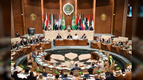 البرلمان العربي يجدد دعمه لوحدة اليمن وجهود رئيس مجلس القيادة في حماية المدنيين وصون المؤسسات ومركزها القانوني