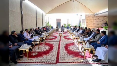 الدكتور عبدالله العليمي يستقبل قيادات عليا لمناقشة مستجدات الأوضاع في المحافظات الجنوبية ومتطلبات المرحلة الراهنة