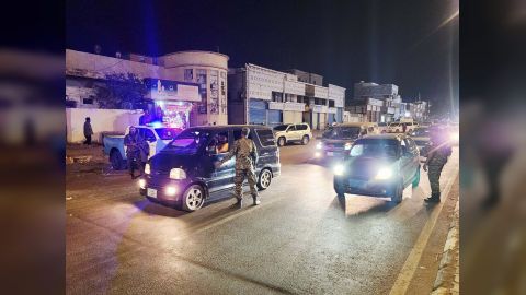 السلطة المحلية بعدن: لن نتهاون مع أي جهة تسعى للمساس بالعاصمة المؤقتة وتعكير سكينة المواطنين