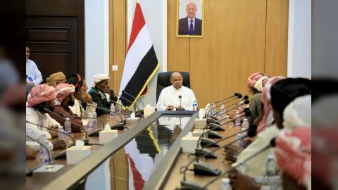 عضو مجلس القيادة محافظ حضرموت يؤكد اهتمام السلطة المحلية بالمديريات الصحراوية