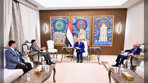 رئيس مجلس القيادة يؤكد مضي الدولة في تفكيك منظومة الإفلات من العقاب