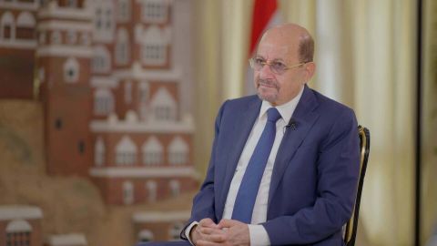 رئيس الوزراء الزنداني يحدد 4 أولويات لحكومته لاستعادة مؤسسات الدولة