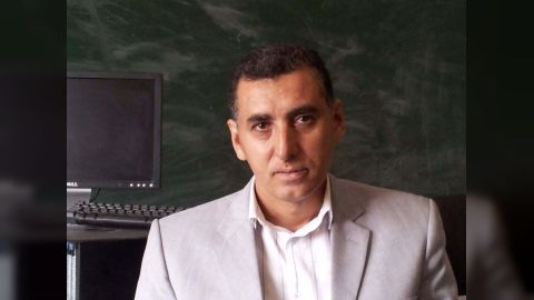 أكاديمي بجامعة عمران يكشف إيقافه تعسفياً وإحالته للتحقيق بشكوى كيدية من أحد طلابه