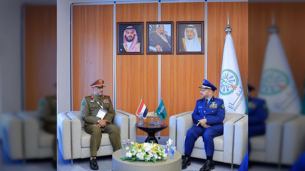 رئيس هيئة الأركان يبحث مع نظيره السعودي تعزيز التعاون العسكري وتطوير الشراكة الدفاعية