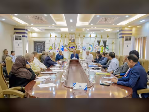 عدن... وزير النقل يتعهد ببسط سيادة الدولة على كل المنافذ والموانئ