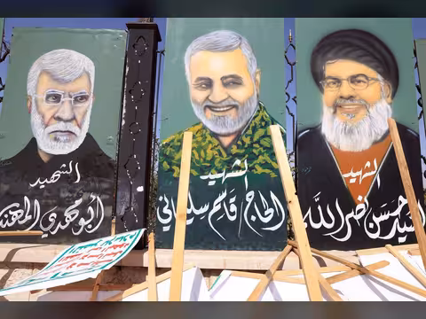 صحيفة الجيش: مبايعة الحوثيين لخامنئي إعلان صريح بتحويل اليمن إلى جبهة للمشروع الإيراني