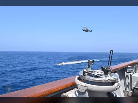 أسبيدس تدعو سفن الشحن إلى توخي الحذّر بعد انخراط الحوثيين في الحرب إسناداً لإيران