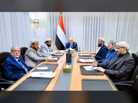 مجلس القيادة يؤكد دعمه الكامل للبرنامج الحكومي ويشدد على رفع الجاهزية في مواجهة متغيرات المرحلة