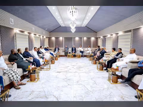 رئيس الوزراء يؤكد حرص الحكومة على بناء شراكة حقيقية مع القطاع الخاص