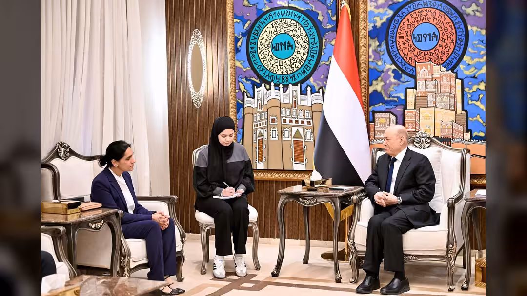 رئيس مجلس القيادة: استقرار المنطقة مرهون بردع النظام الإيراني ومليشياته المسلحة