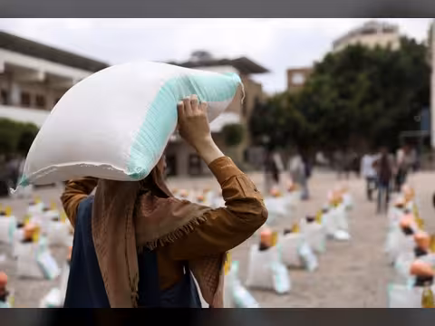 تقرير بريطاني: تخفيضات المساعدات الدولية تدفع اليمن نحو كارثة إنسانية أعمق في 2026