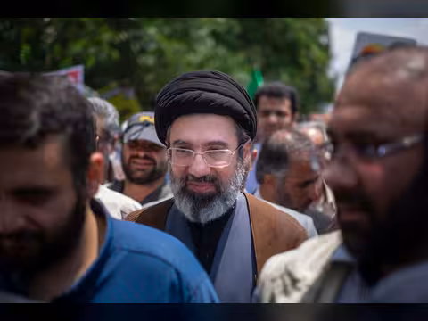 إيران... تعيين مجتبى خامنئي مرشدا أعلى خلفا لوالده