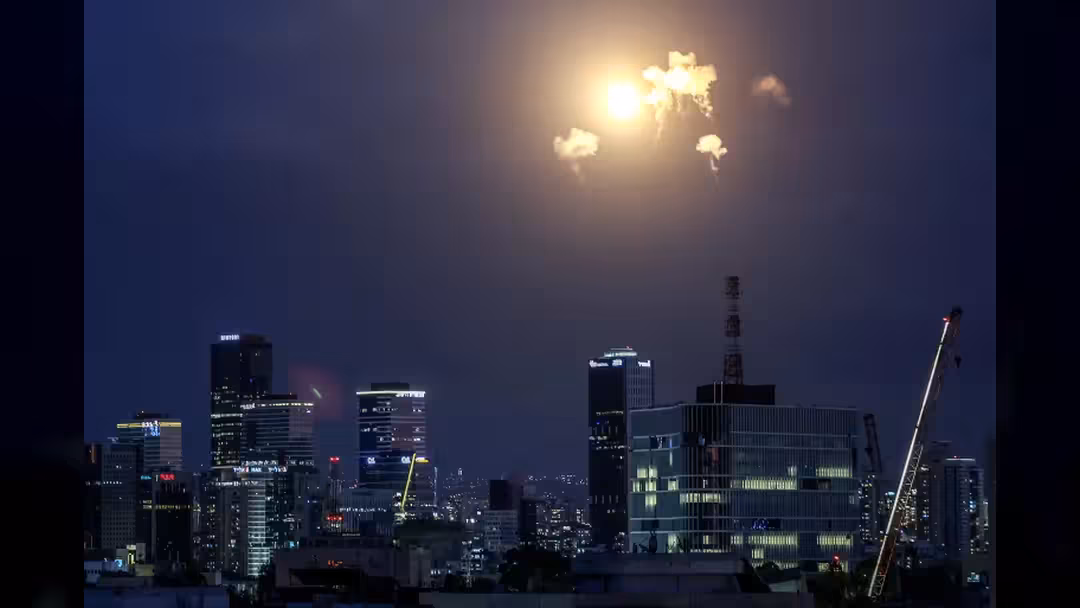 الحرب الأمريكية الإسرائيلية على إيران: مقتل خامنئي والهجمات مستمرة