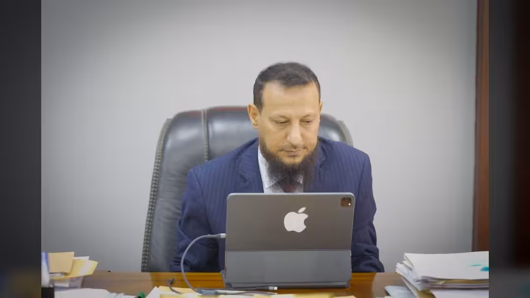 السلطة المحلية بعدن ترد على الانتقالي المنحل وتؤكد: الإجراءات قانونية ولن نسمح بتهديد الاستقرار