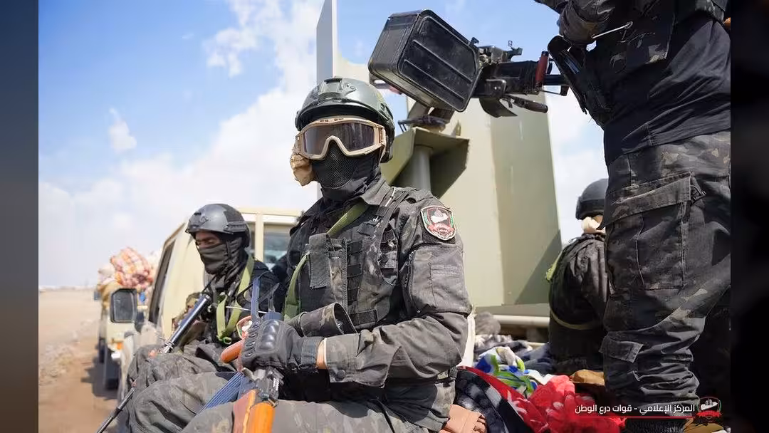 صحيفة الجيش: استقرار المنطقة مرهون بترسيخ منطق الدولة واحترام سيادة مؤسساتها الشرعية