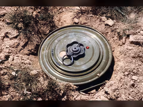 استشهاد طفلين وإصابة مدنيين بانفجار لغم حوثي في بيت الفقيه بالحديدة