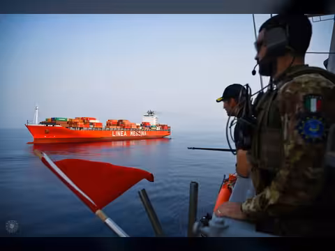 أسبيدس تعلن تأمين مرور نحو 1800 سفينة تجارية في البحر الأحمر منذ انطلاقها