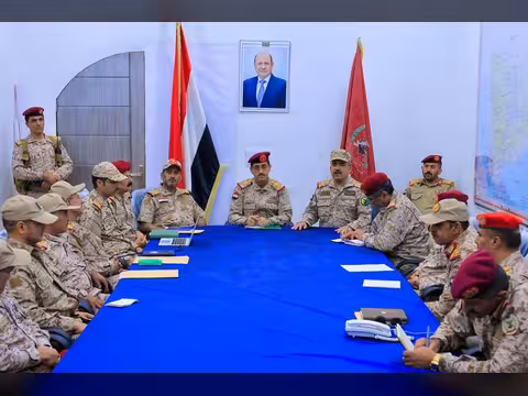 وزير الدفاع يشيد بدور هيئة العمليات في إدارة المعركة الوطنية