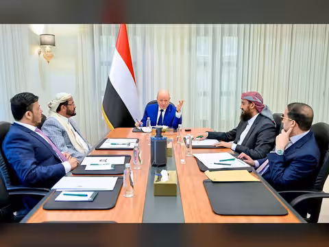 مجلس القيادة يناقش آليات الاستجابة لتداعيات التطورات المحلية والاقليمية