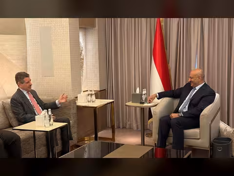 طارق صالح يستقبل السفير الأمريكي لبحث مستجدات الأوضاع في اليمن والمنطقة