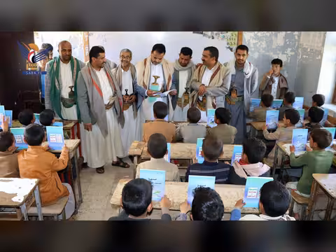 النجاح مقابل المشاركة... مليشيا الحوثي بإب تجبر طلاب المدارس على حضور دورات طائفية صيفية