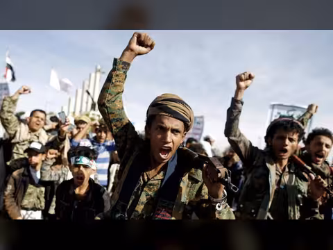 الحوثيون يلزمون طلاب محافظة إب المشاركة في مراكزها الصيفية كشرط للالتحاق في المدارس العام القادم