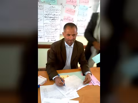 عمران... مليشيات الحوثي تختطف تربوي في خمر وتقتاده إلى سجونها بمركز المحافظة