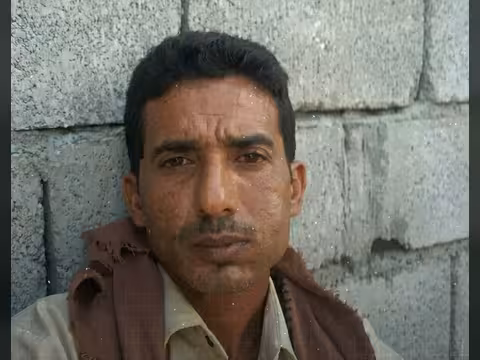 حجة... مليشيا الحوثي تختطف معلماً لانتقاده الفساد ومطالبته بصرف الرواتب