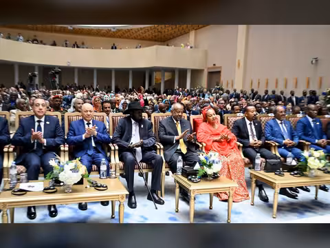 رئيس مجلس القيادة يشارك رؤساء الدول والحكومات في مراسم تنصيب الرئيس الجيبوتي