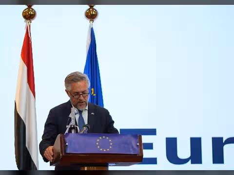 سيمونيه: الاحتفال بيوم أوروبا في عدن رسالة دعم للحكومة اليمنية وجهودها في تحقيق الاستقرار