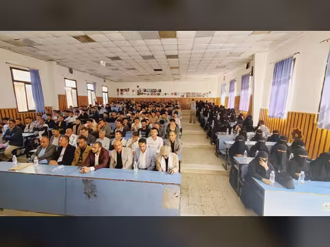 إمعاناً في إهانتهم.. مليشيا الحوثي تفرض واجبات منزلية على أكاديميين في محافظة إب